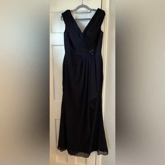 Formal Dress Dresses & Skirts - Elegant Black Maxi Dress NWT
